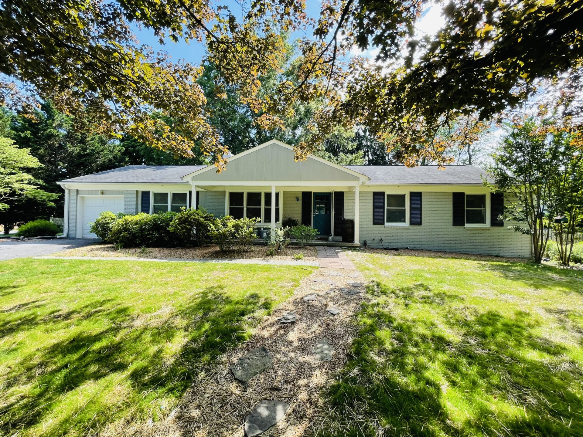 Rancher exterior painting with Sherwin-Williams product in Ellicott City, Howard County, MD